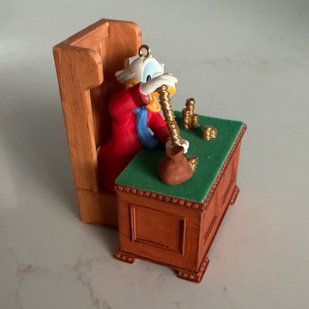 Hallmark Keepsake Scrooge McDuck Ornament - Picture 6 of 9